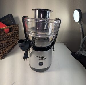 Magic Bullet Mini Juicer  And very good condition